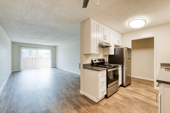 Photo - Fenix 424 by Trion Living