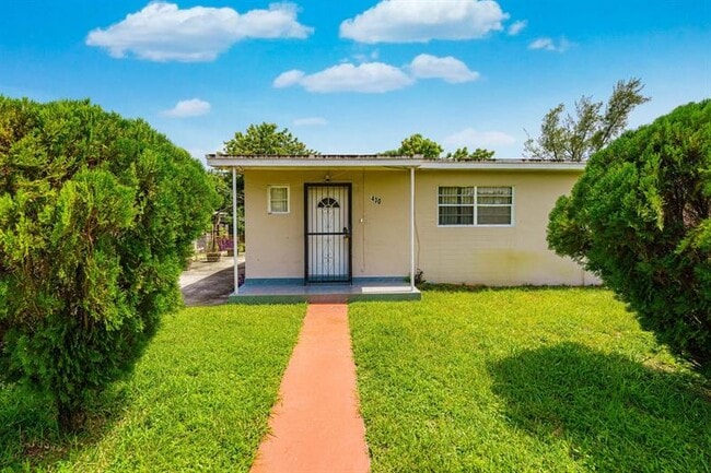 Photo - 430 NW 133rd St