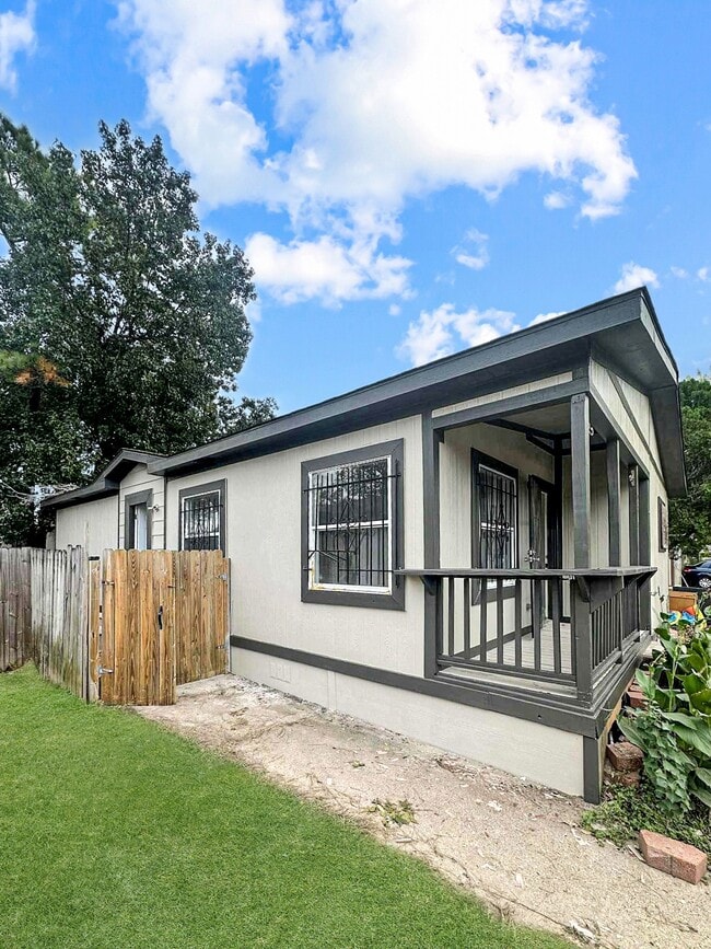 Photo - 11914 Kingslake Forest Dr