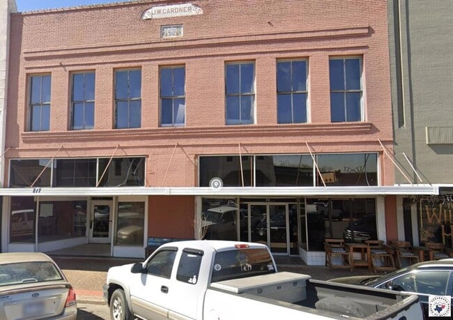 Building Photo - 219 E Broad St