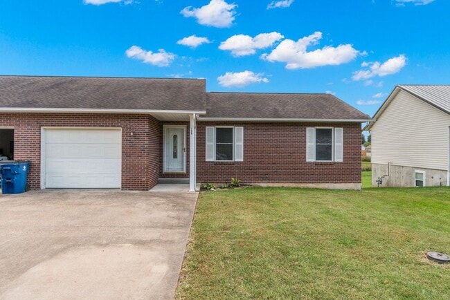 Building Photo - Comanche 124/130 Unit 130