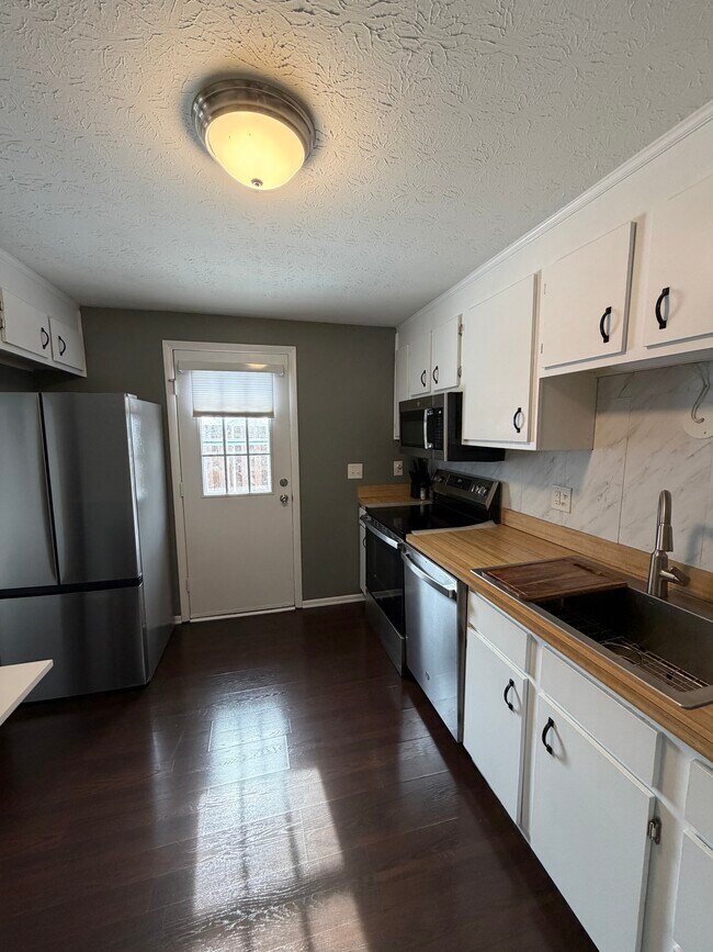 Photo - 1799 Higby Dr Unit B