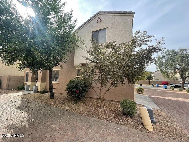 1332 E Dunbar Dr