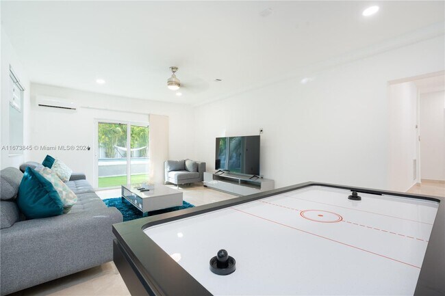 Photo - 17650 NE 19th Ave