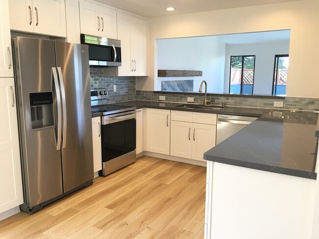Building Photo - 2092 Penasquitas Dr Rental