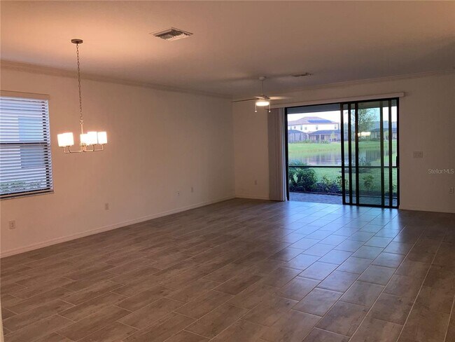 Photo - 6511 Clairborne Ln