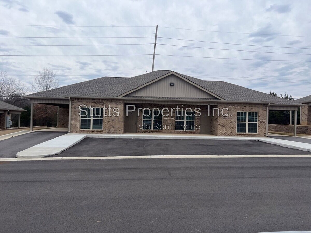 Photo - 305 Bentbrook Pl