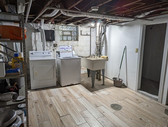 Lavadora y secadora - 5535 Centre Ave Unidad 8