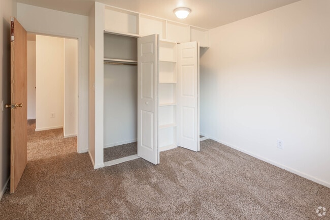 2 BR, 1 BA - Corner Unit - 850 SF