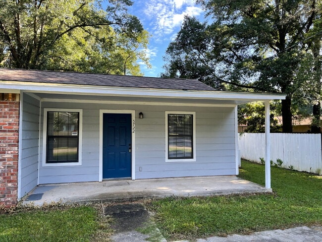 Building Photo - Beautiful 2 Bedroom 1 Bathroom in NW Tallahassee!