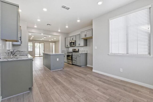 Photo - Beautiful Former Model Home For Rent! All the upgrades!