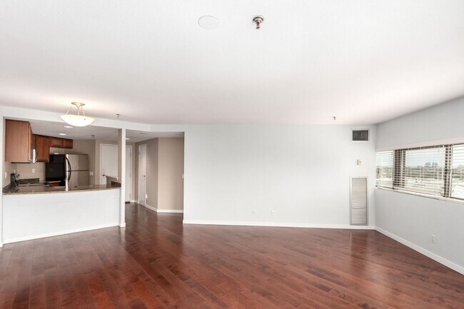 Photo - Available NOW! 1 Bedroom 1 Bath Beautiful Condo in Denver! Unit 908