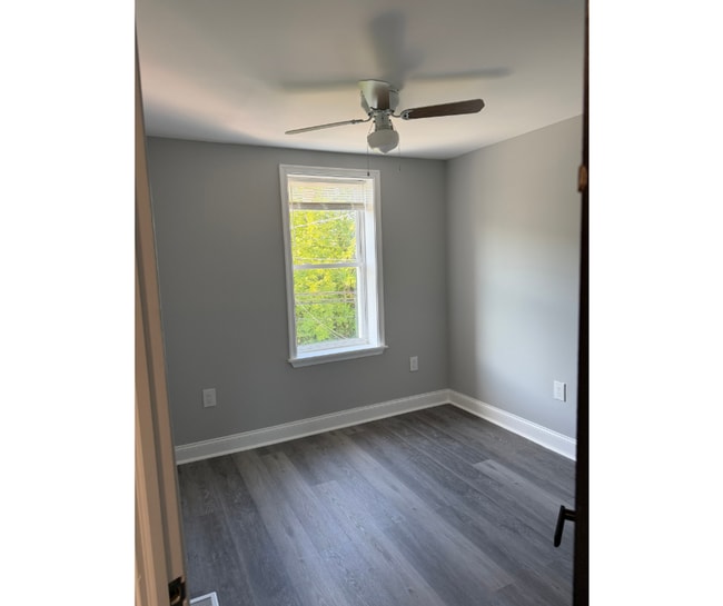 3317 Ravenwood Ave Unidad BA AVAILABLE $550 BA