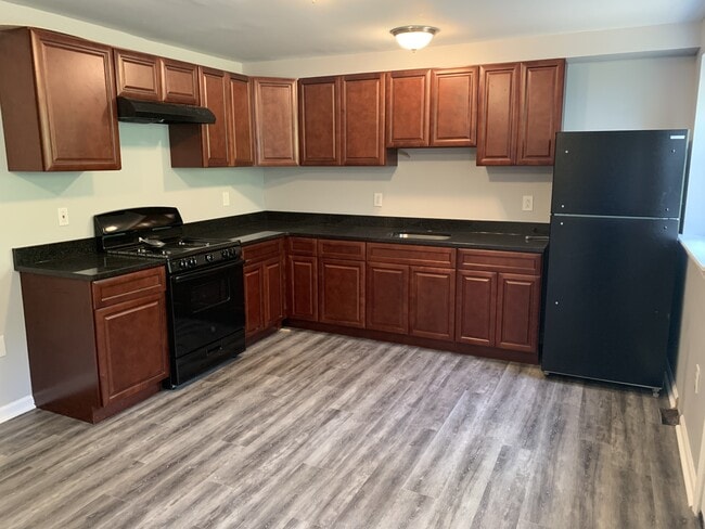 Photo - 261 E Haines St