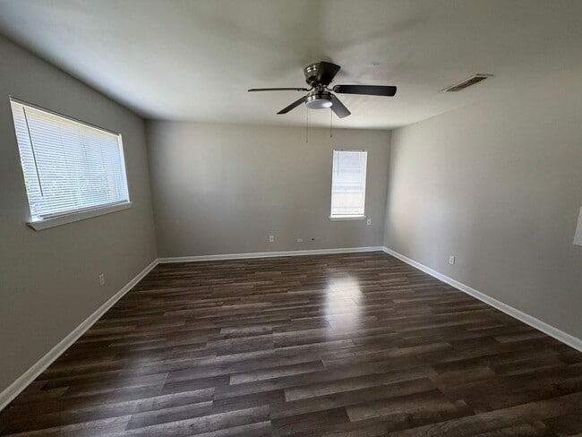 9442 Normandie Dr