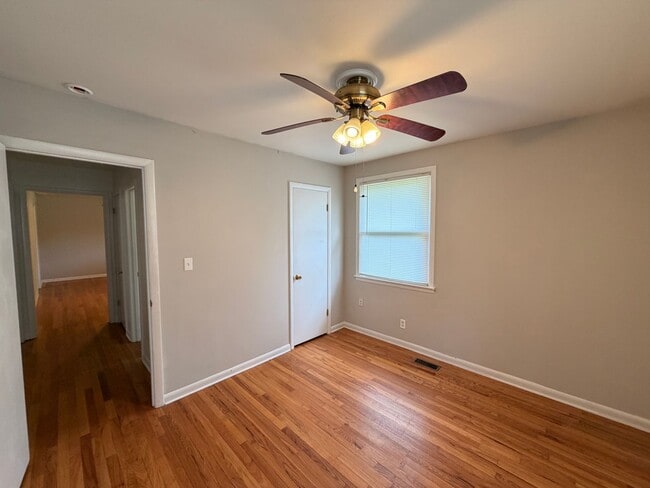 Photo - Available Immediately! 3 Bedroom 1 Bath + Bonus & Screened in Porch