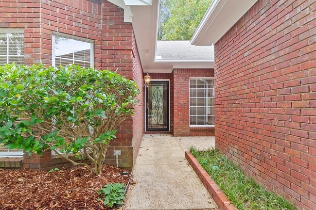 Photo - Charming Home in Fox Ridge Subdivision – V...