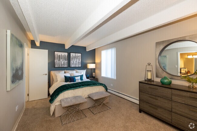 1BR, 1BA - 706SF - Bedroom