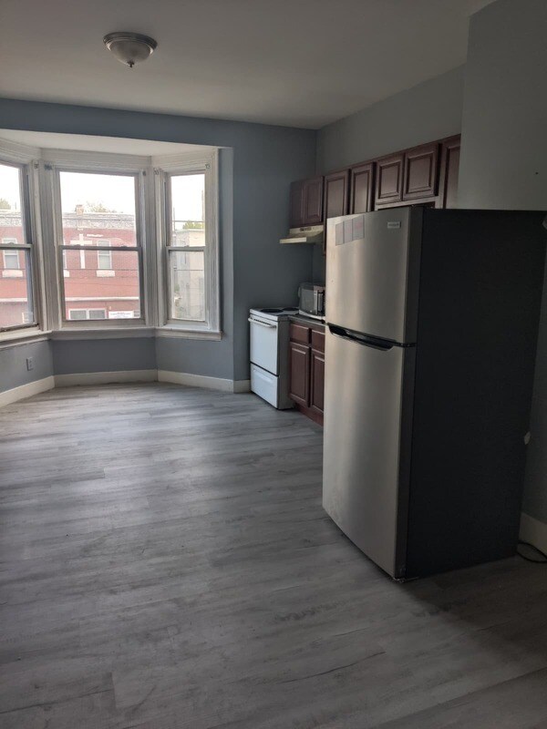 Photo - 5210 Master St