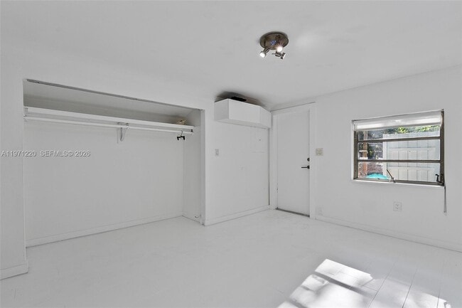 Photo - 2345 Trapp Ave