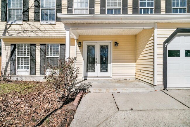 Photo - 121 Sully St