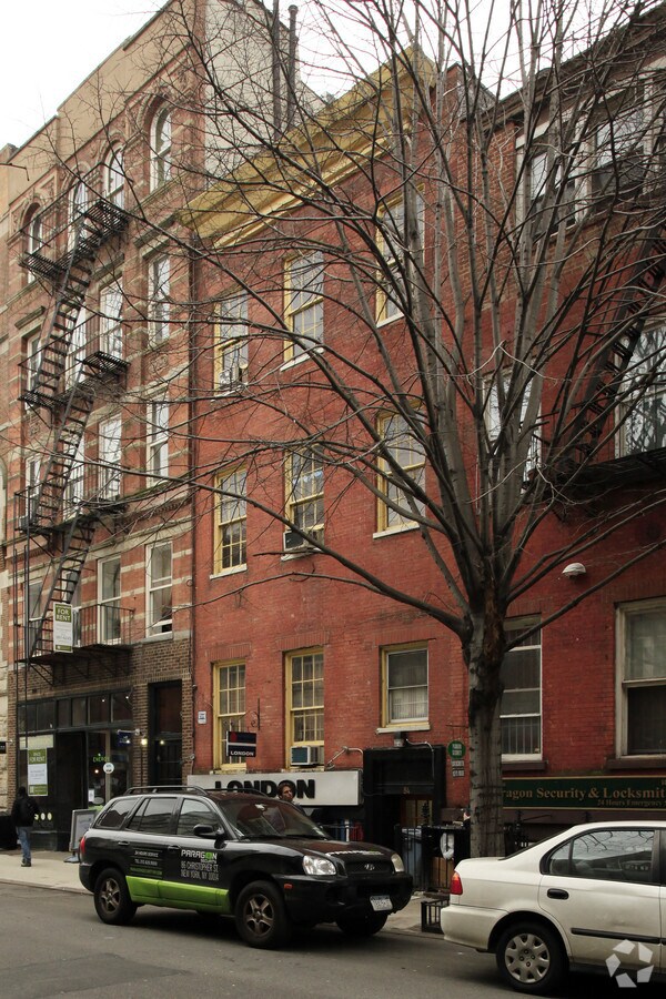 Primary Photo - 84 Christopher Street
