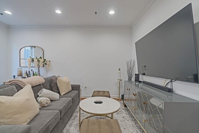 Photo - 620 38th St Unit 903