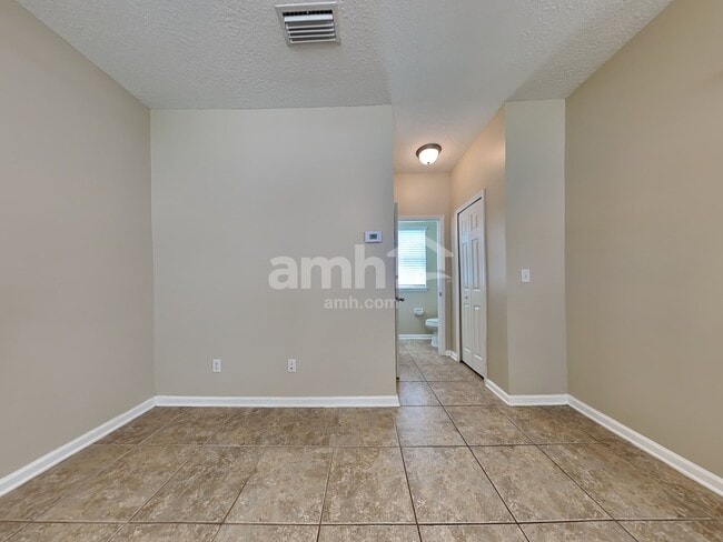 Photo - 304 Blossom Way