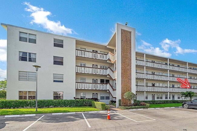 Photo - 2049 Hythe A