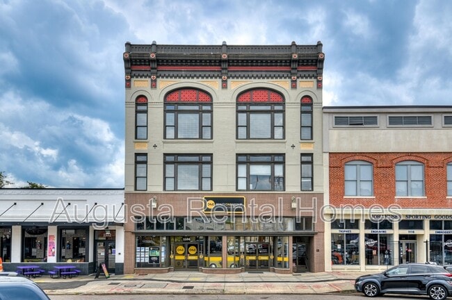 Building Photo - 1106 Broad St Rental
