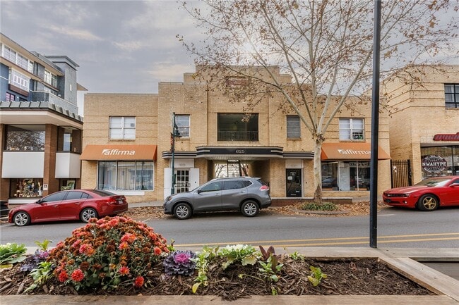 Building Photo - 625 W Dickson St Unit 19