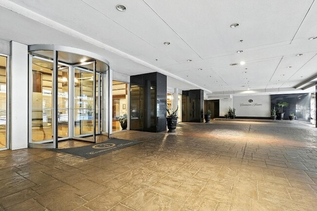 Photo - 914 Main St Unidad 703