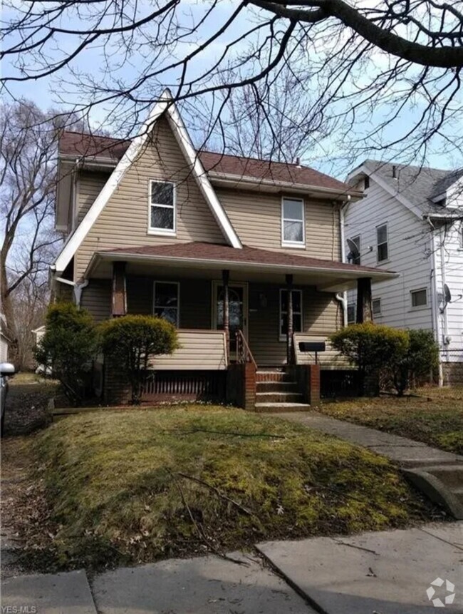 Building Photo - 657 Sanford Ave Rental