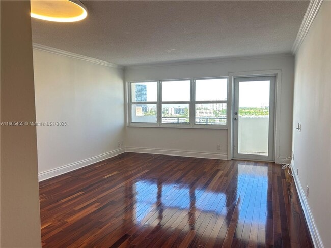 Building Photo - 401 Golden Isles Dr Unit 1016
