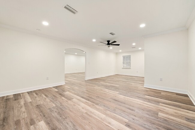 Photo - 128 Woods Dr