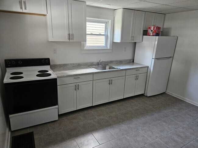 Photo - 301303-303 Summerhill Ave Unit 303