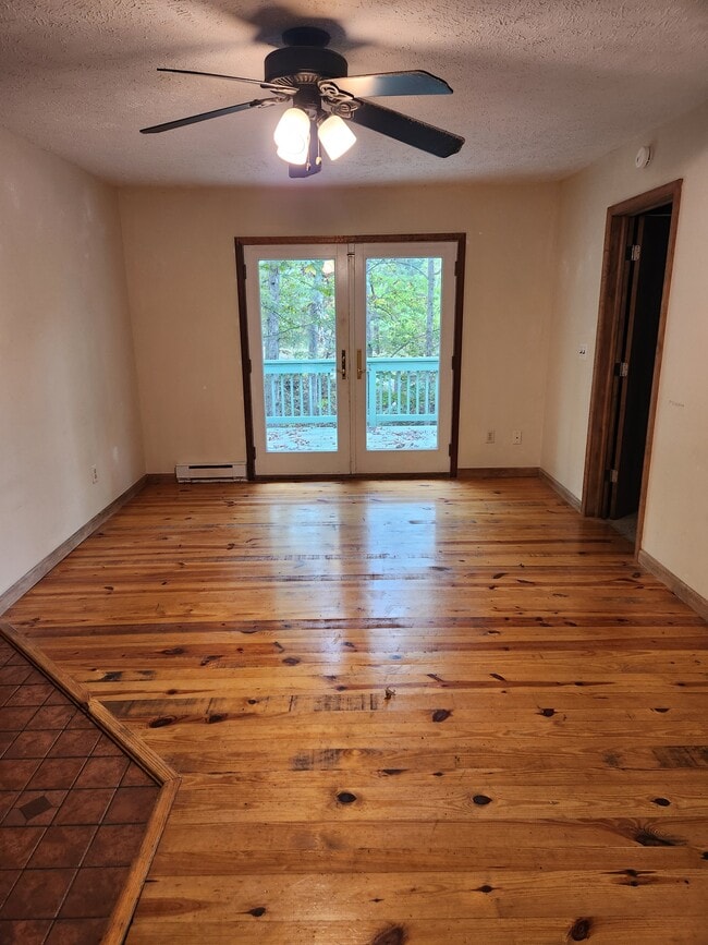 Photo - 284 Tall Pine Ln