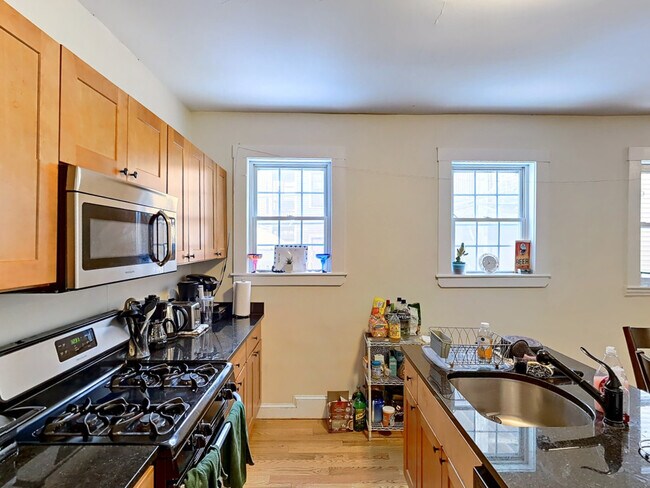 Photo - 95 Hillside St