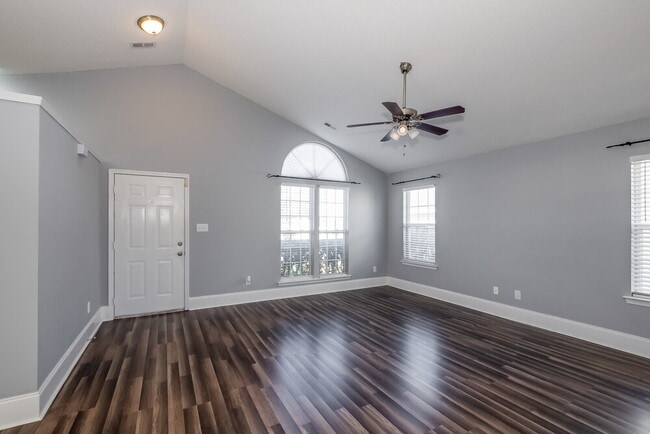 Photo - 3280 Hawick Commons Dr