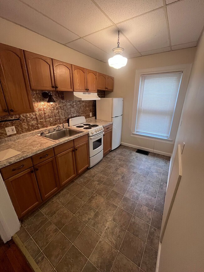 Photo - 374 Elmwood Ave Unit 2