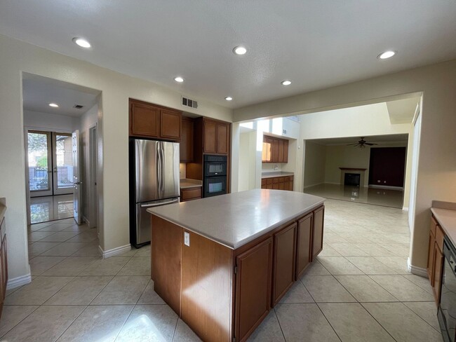 Spacious 5-Bedroom Home with Upgrades in G... - Spacious 5-Bedroom Home with Upgrades in G...