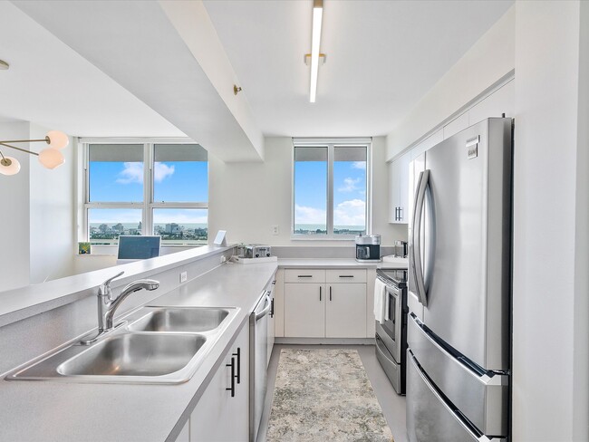 Photo - 650 West Ave Unidad 1812