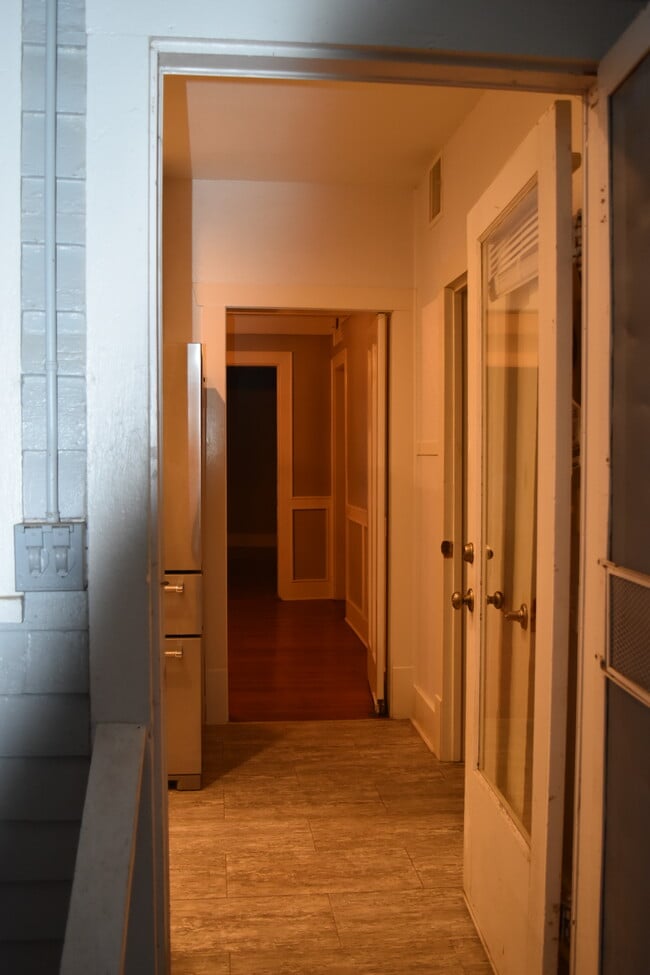 Photo - 423 S Main St