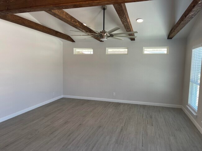 330 Plantation Dr