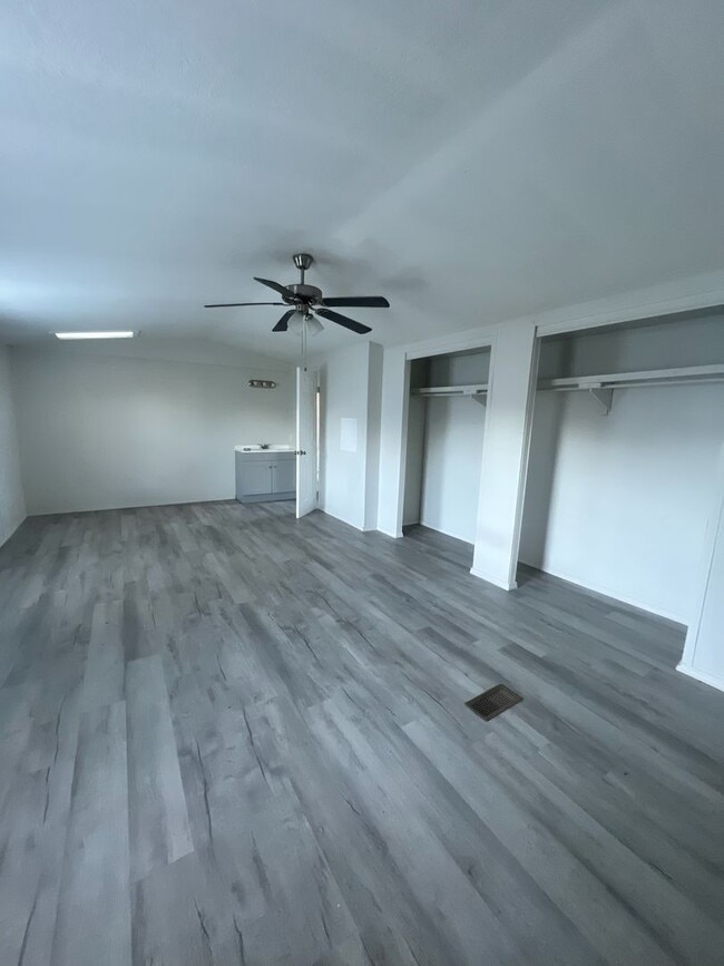 Photo - 518 W Alabama Ave