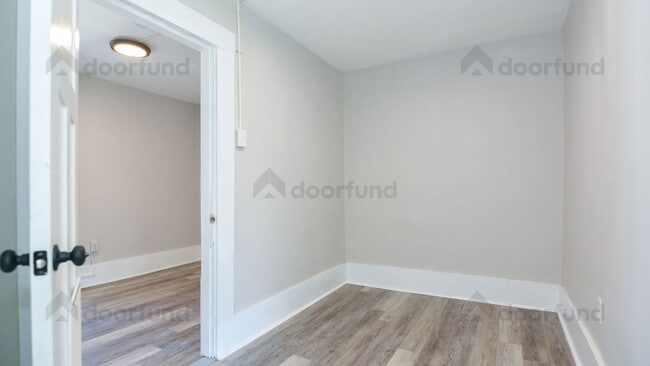 Building Photo - 11 Pleasant St Unit 5