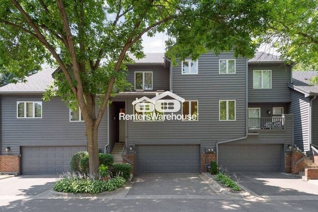 Building Photo - Available 12/1 - Beautiful Minnetonka Town...