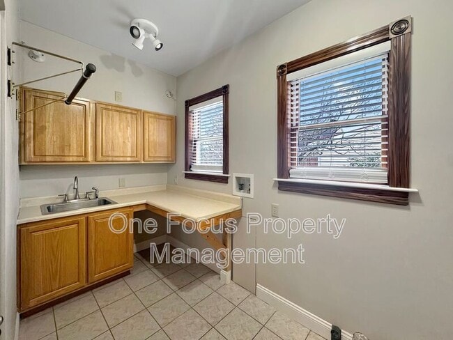 Photo - 340 Washington St N