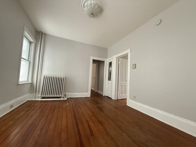 Photo - 526 Hamilton St