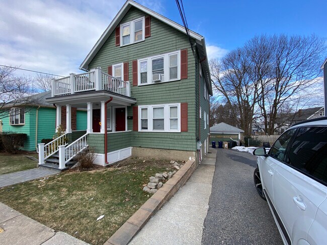 Building Photo - 98 Whitford St Unit 2 Rental